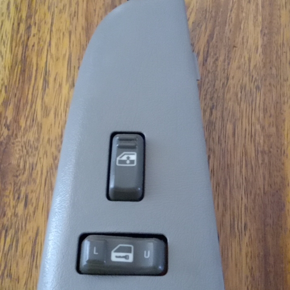 Car window/door switch - Picture 5 of 5